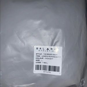 Balance Athletica breeze shortS